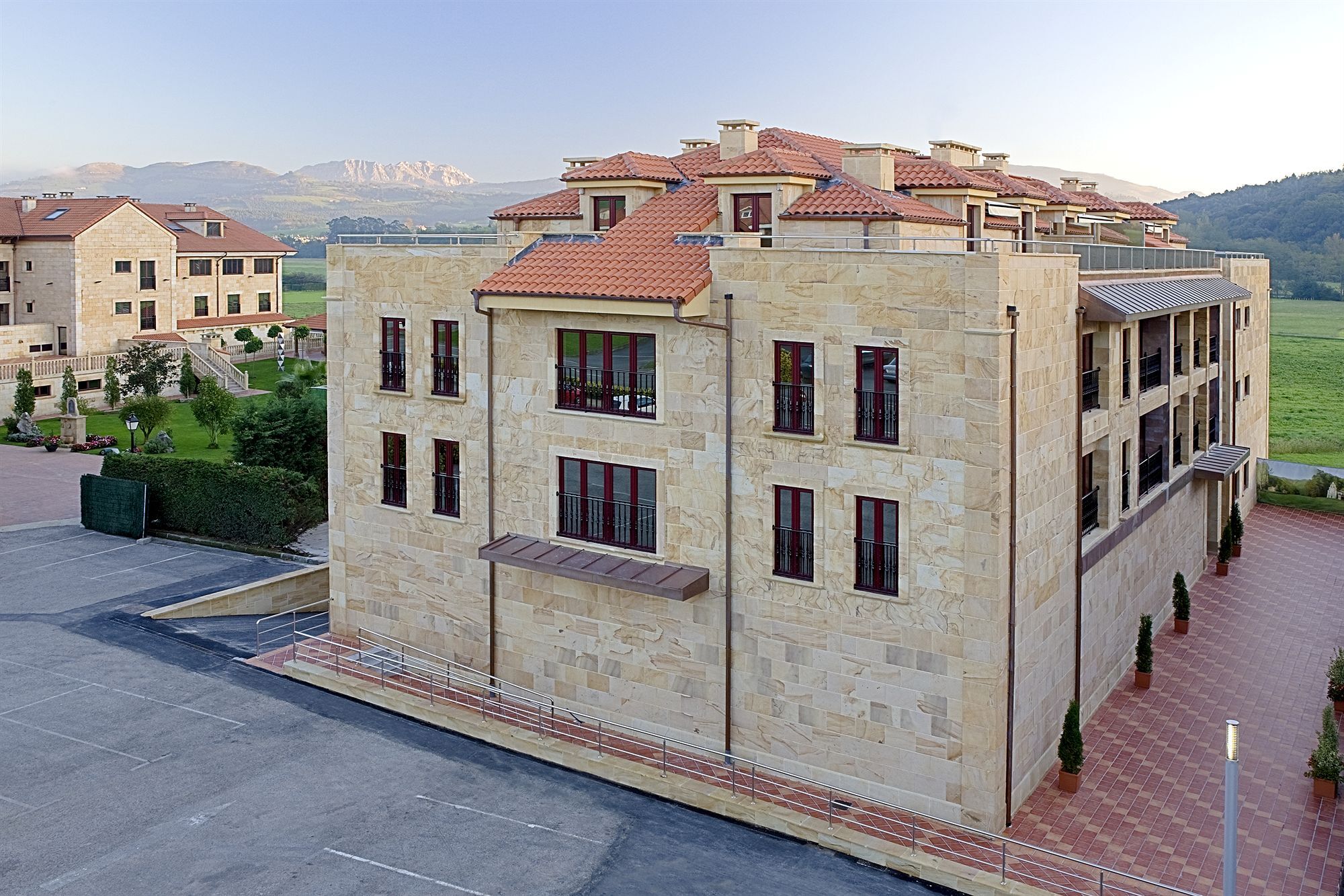 Apartamentos Spa Villa Pasiega Hoznayo Exterior foto